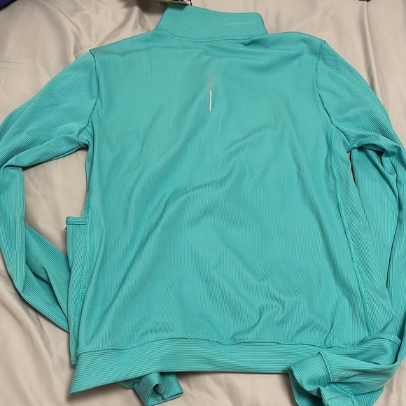 NWT NIKE thumbhole Dri-fit element top - Picture 12 of 13